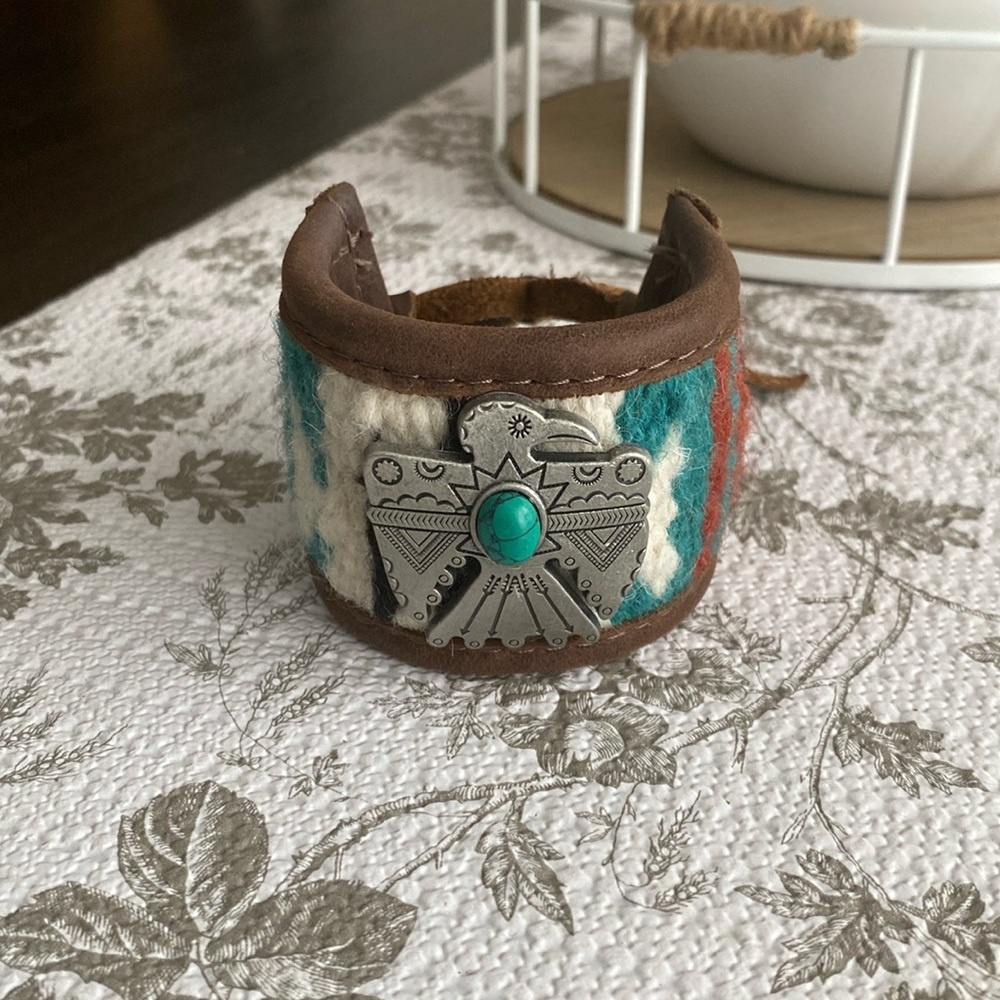Handmade Boho Bracelet •SOOO CUTE!!•